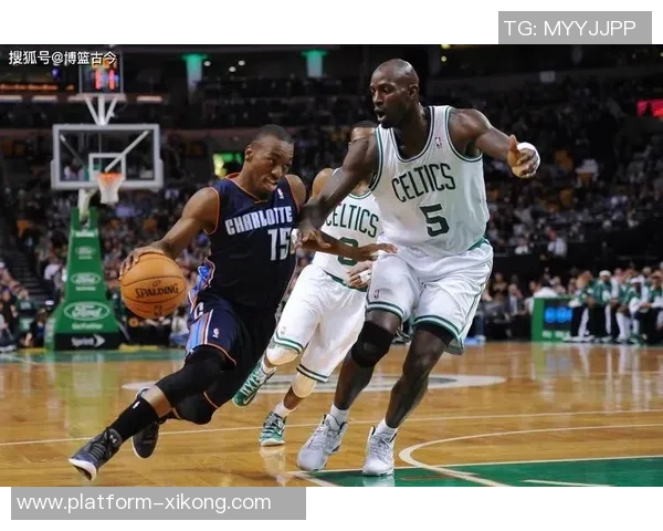 加内特透露与文班深入探讨攻防技巧与心态调整未涉及垃圾话内容 加内特透露与文班深入探讨攻防技巧与心态调整未涉及垃圾话内容