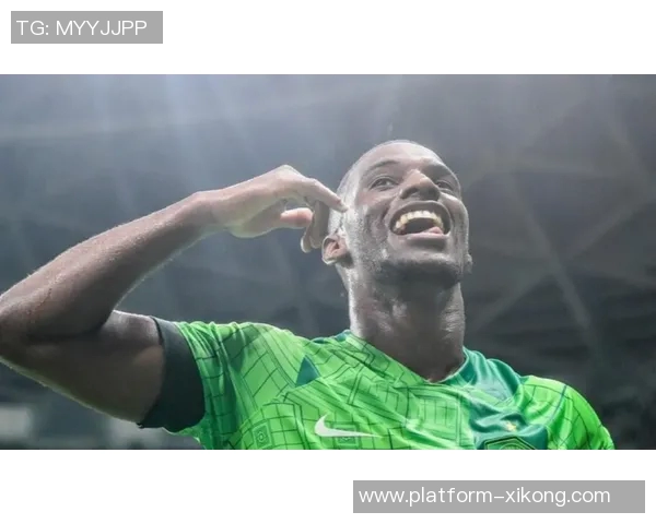 法比奥荣获生涯首个联赛金靴目标锁定更高荣誉争夺冠军 法比奥荣获生涯首个联赛金靴目标锁定更高荣誉争夺冠军