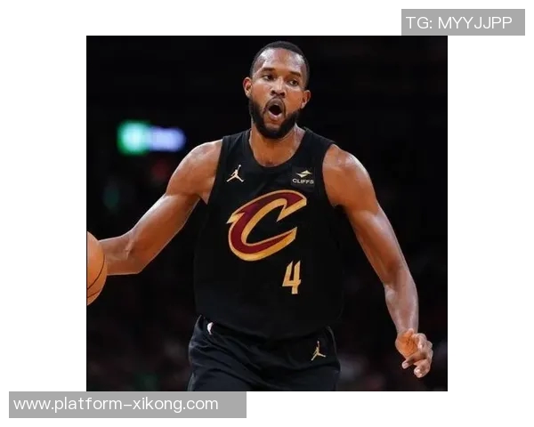 莫布里高效表现7投5中贡献14分5篮板4助攻三分球命中率出色 莫布里高效表现7投5中贡献14分5篮板4助攻三分球命中率出色